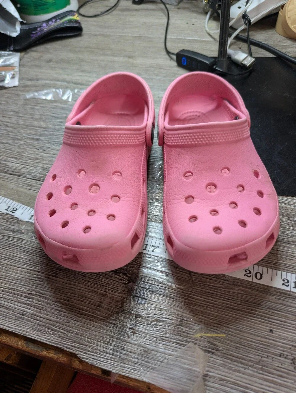 Crocs Children's Pink Clogs Size 10/11